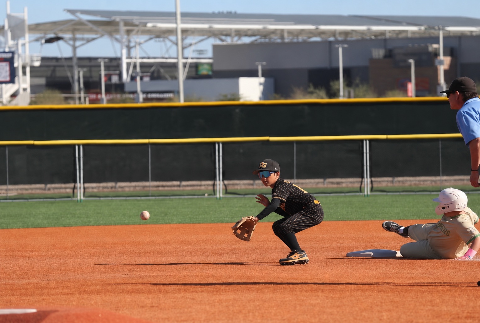 DG Elite players in competitive challenge drill, Scottsdale Arizona